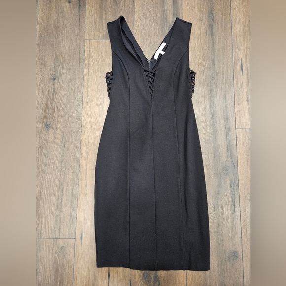 Cupcakes and Cashmere LBD - SIZE M - Picture 6 of 10